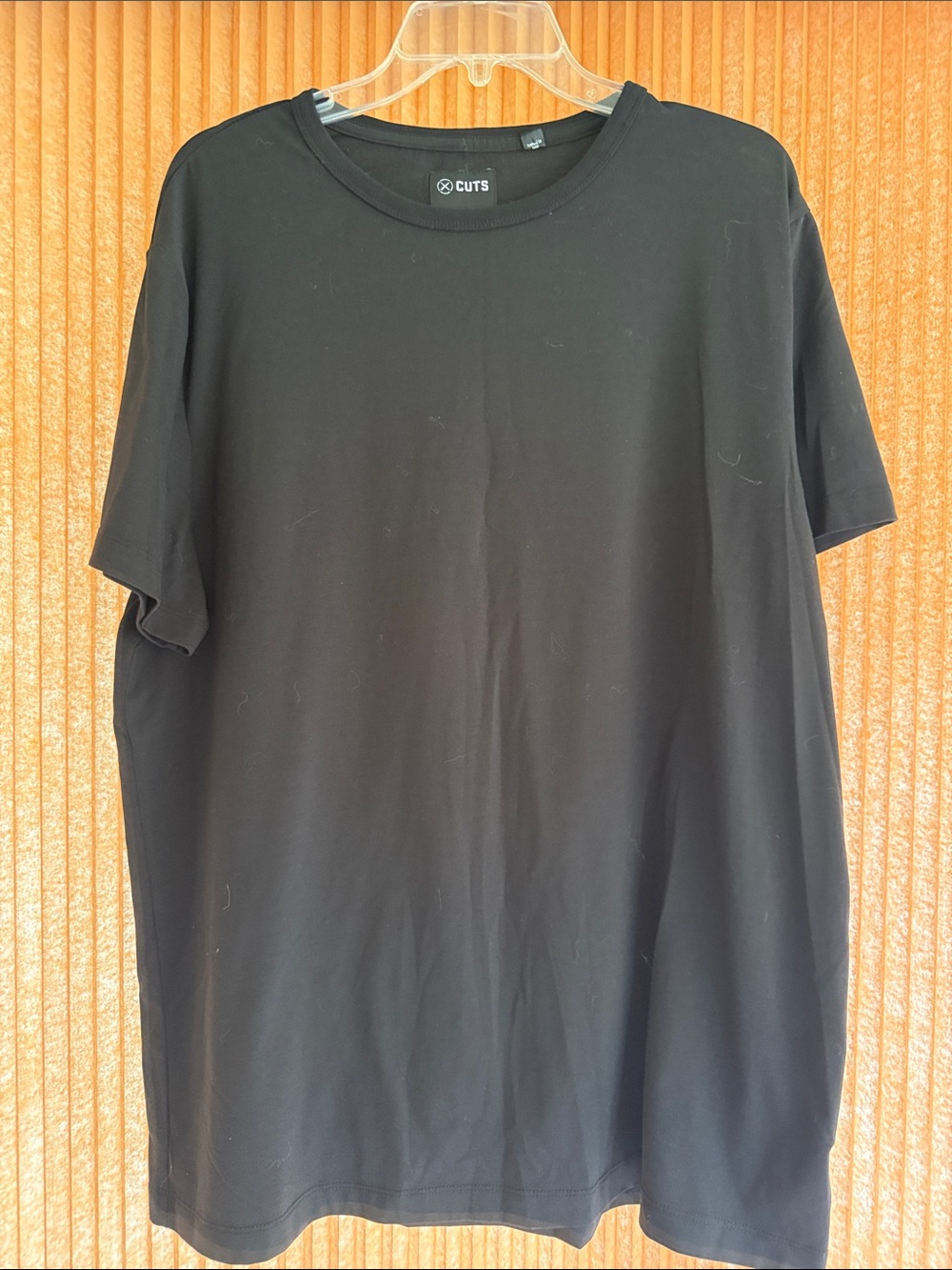 Cuts Men's Black Crewneck T-Shirt size XL NWOT